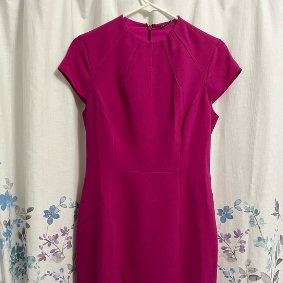 Elie......Tahari - Picture 2 of 4